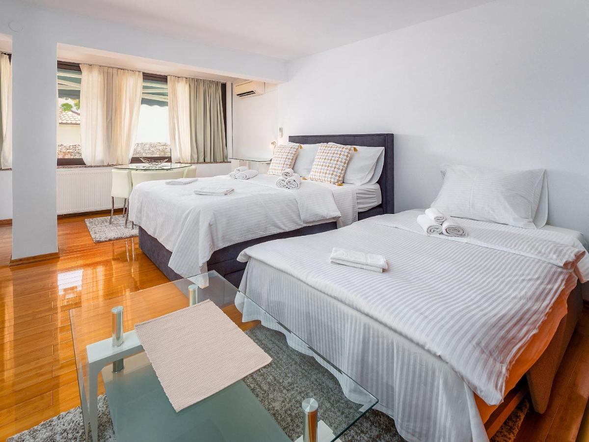 Studio Apartment "Kalina" 550 M From Sea Fiume Kültér fotó