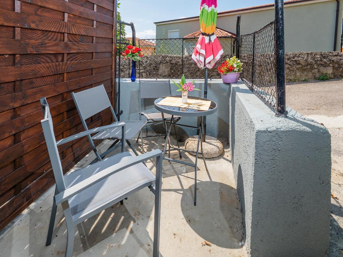 Studio Apartment "Kalina" 550 M From Sea Fiume Kültér fotó