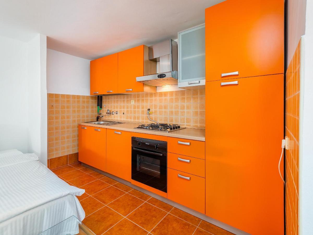 Studio Apartment "Kalina" 550 M From Sea Fiume Kültér fotó